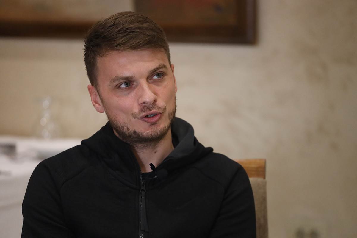 Adem Ljajić zvanično postao košarkaš Adem Ljajić zvanično postao košarkaš