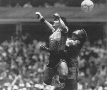  dijego-armando-maradona-umro-skandal-geri-lineker. 
