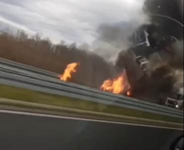  Zapaljen automobil na autoputu Banjaluka Gradiška 