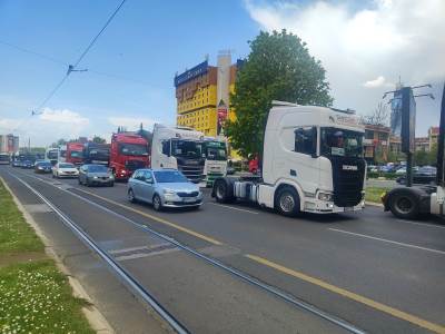  Stotine kamiona na ulicama Sarajeva: Prevoznici traže hitnu reakciju vlasti zbog otežanog poslovanja 